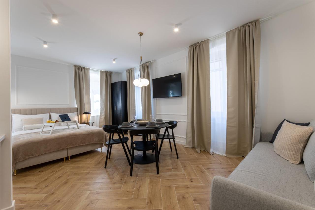Palace Luxury Suites Split Exterior photo